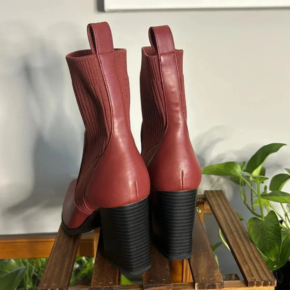 Open Edit Pointy Toe Sock Bootie - Picture 3 of 7